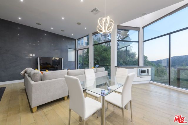 2271 Gloaming Way, Beverly Hills, CA 90210