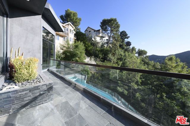 2271 Gloaming Way, Beverly Hills, CA 90210