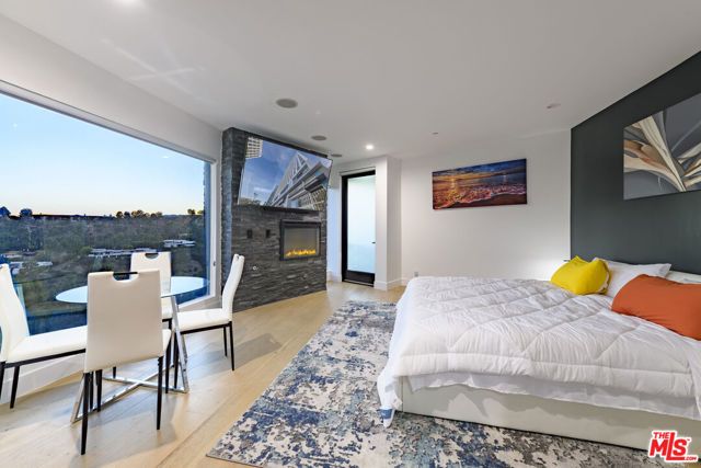 2271 Gloaming Way, Beverly Hills, CA 90210