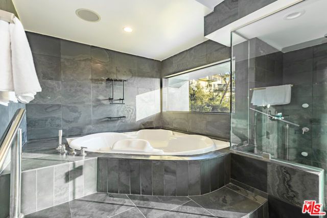 2271 Gloaming Way, Beverly Hills, CA 90210