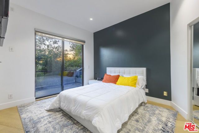 2271 Gloaming Way, Beverly Hills, CA 90210