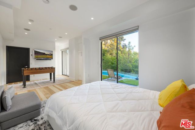 2271 Gloaming Way, Beverly Hills, CA 90210