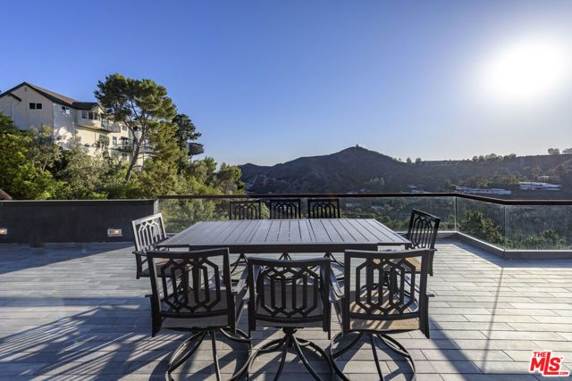 2271 Gloaming Way, Beverly Hills, CA 90210