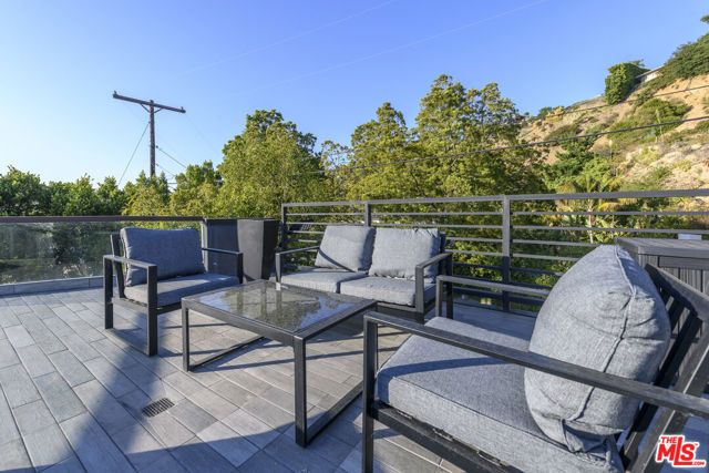 2271 Gloaming Way, Beverly Hills, CA 90210