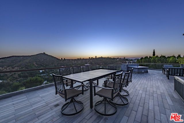 2271 Gloaming Way, Beverly Hills, CA 90210