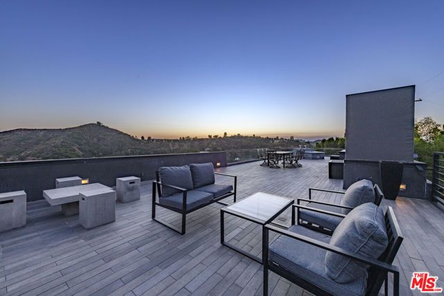 2271 Gloaming Way, Beverly Hills, CA 90210