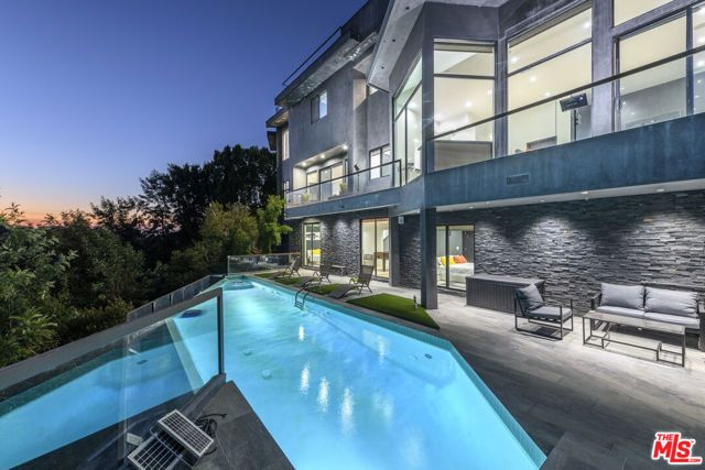 2271 Gloaming Way, Beverly Hills, CA 90210