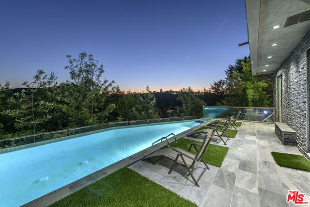 2271 Gloaming Way, Beverly Hills, CA 90210