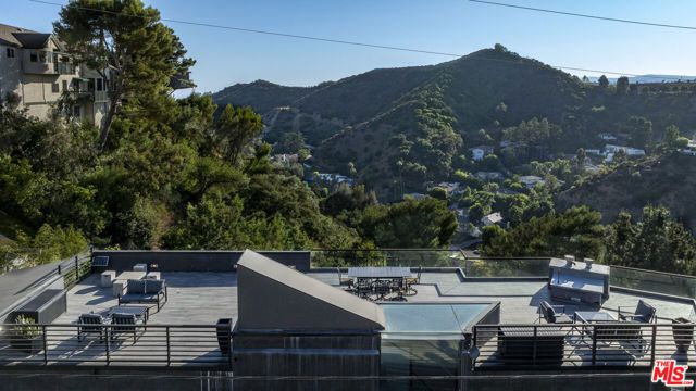 2271 Gloaming Way, Beverly Hills, CA 90210