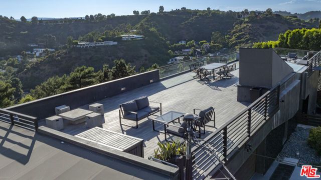 2271 Gloaming Way, Beverly Hills, CA 90210