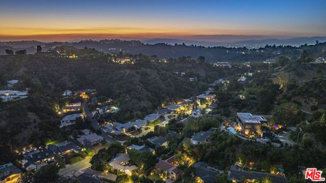 2271 Gloaming Way, Beverly Hills, CA 90210