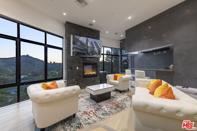 2271 Gloaming Way, Beverly Hills, CA 90210