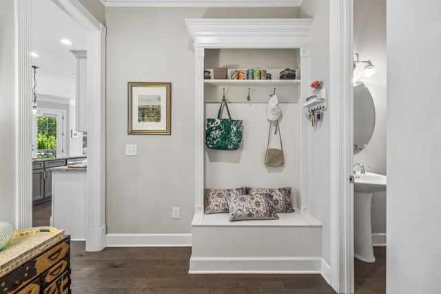1052 Lawson Ln, Nolensville, TN 37135