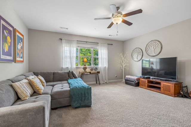 1052 Lawson Ln, Nolensville, TN 37135