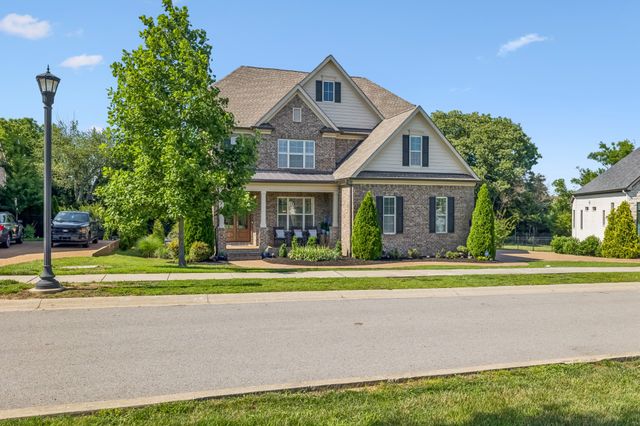 1052 Lawson Ln, Nolensville, TN 37135