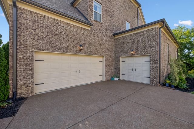 1052 Lawson Ln, Nolensville, TN 37135