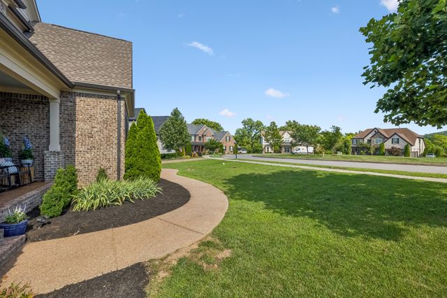 1052 Lawson Ln, Nolensville, TN 37135
