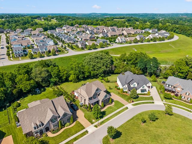1052 Lawson Ln, Nolensville, TN 37135