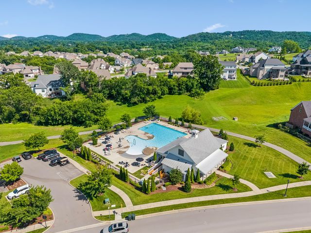 1052 Lawson Ln, Nolensville, TN 37135