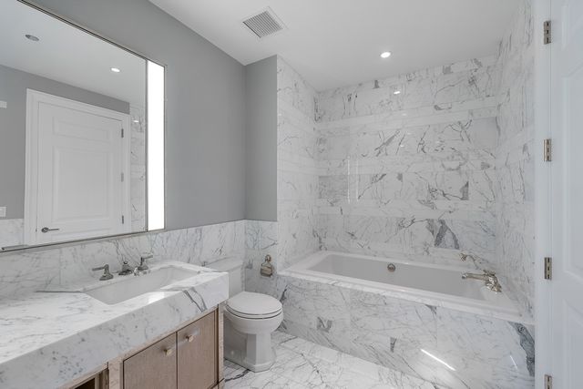 451 E Grand Avenue 4804, Chicago, IL 60611