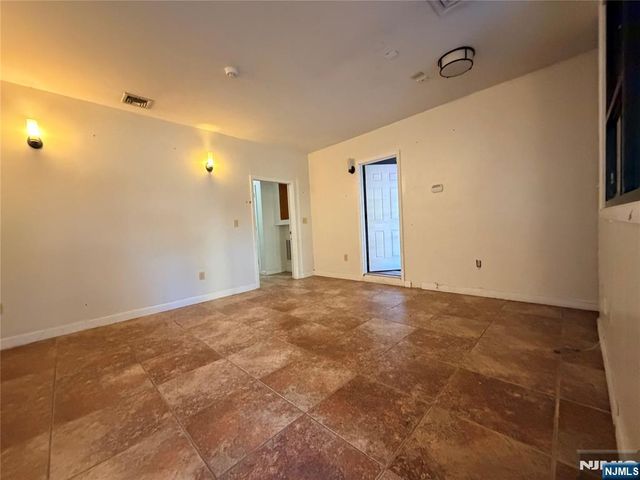 516 51st Street, West New York, NJ 07093