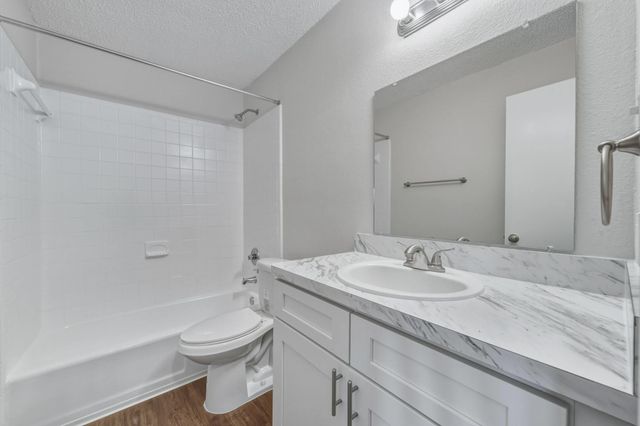 1914 Valley Hill CIR B, Austin, TX 78741