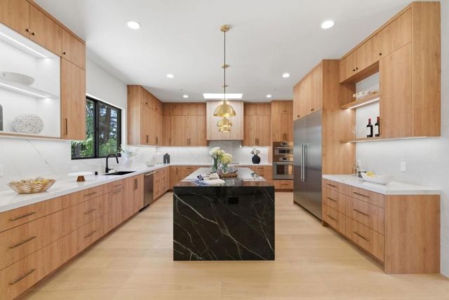 2316 Loma Prieta Lane, Menlo Park, CA 94025