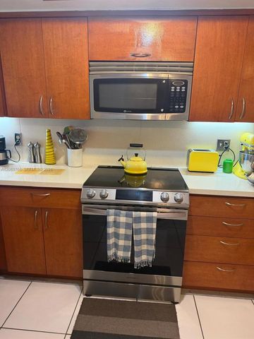 5880 Collins Avenue 406, Miami Beach, FL 33140