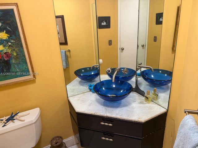 5880 Collins Avenue 406, Miami Beach, FL 33140