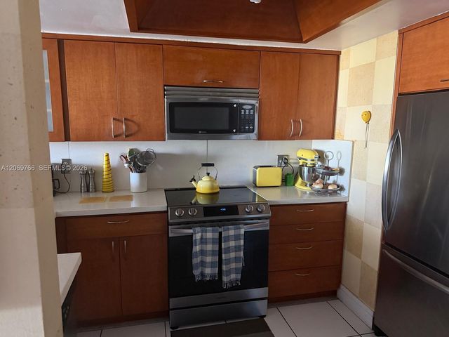 5880 Collins Avenue 406, Miami Beach, FL 33140