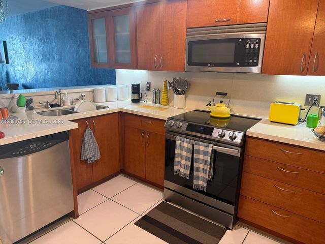 5880 Collins Avenue 406, Miami Beach, FL 33140