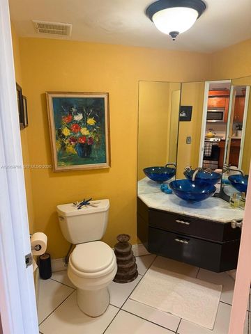 5880 Collins Avenue 406, Miami Beach, FL 33140