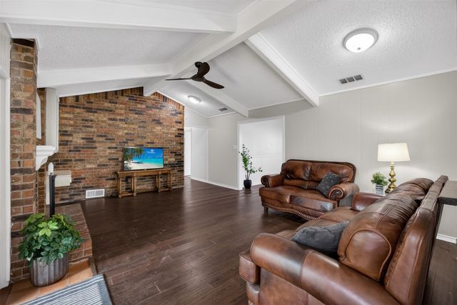 4607 Sachse Road, Sachse, TX 75048