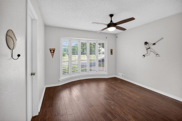4607 Sachse Road, Sachse, TX 75048