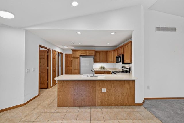 669 Springbrook Circle, Deforest, WI 53532