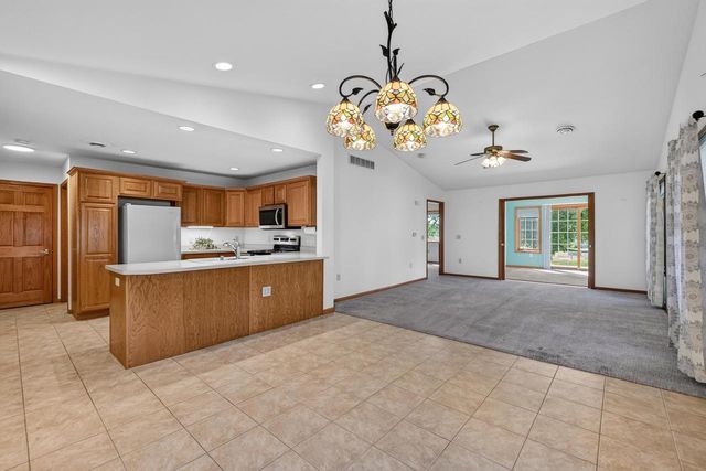669 Springbrook Circle, Deforest, WI 53532