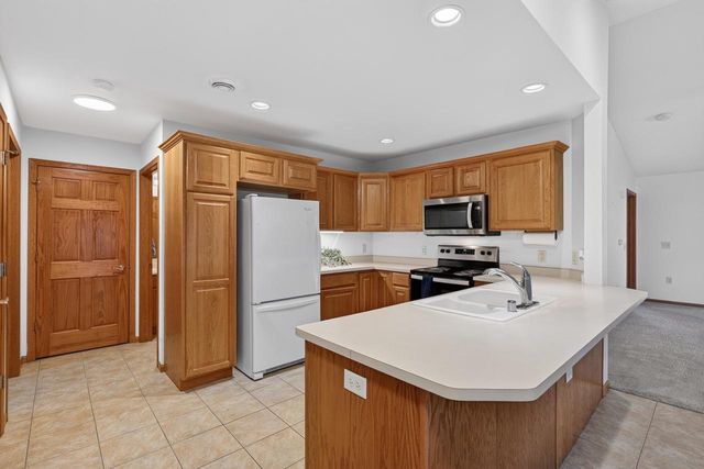 669 Springbrook Circle, Deforest, WI 53532