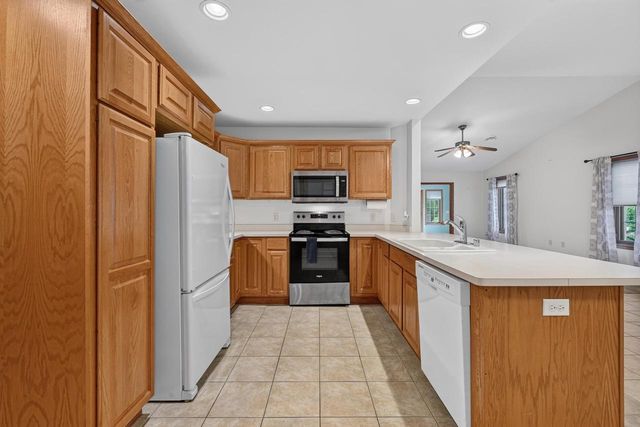 669 Springbrook Circle, Deforest, WI 53532