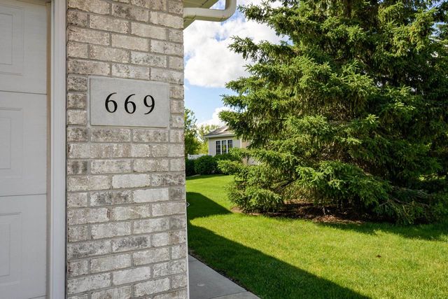 669 Springbrook Circle, Deforest, WI 53532