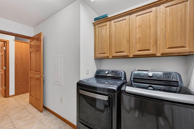 669 Springbrook Circle, Deforest, WI 53532