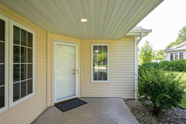 669 Springbrook Circle, Deforest, WI 53532