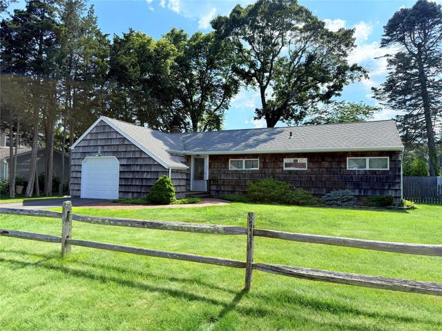 262 Handsome Avenue, Sayville, NY 11782