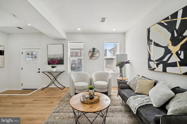 3004 OAKLEY AVE, Baltimore, MD 21215