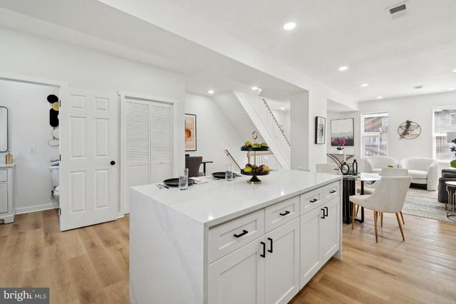 3004 OAKLEY AVE, Baltimore, MD 21215