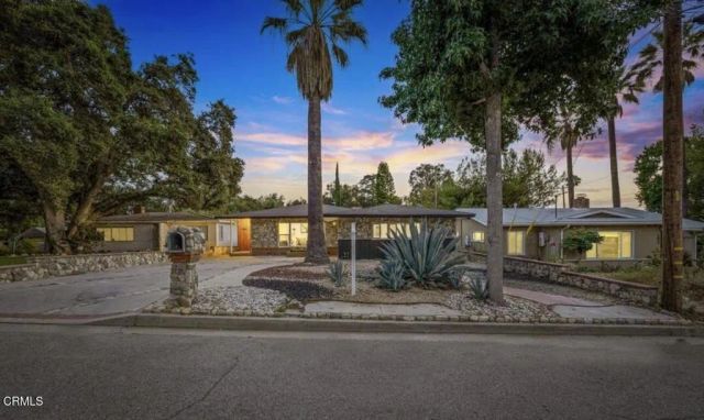 1086 Hollygrove Lane, Altadena, CA 91001
