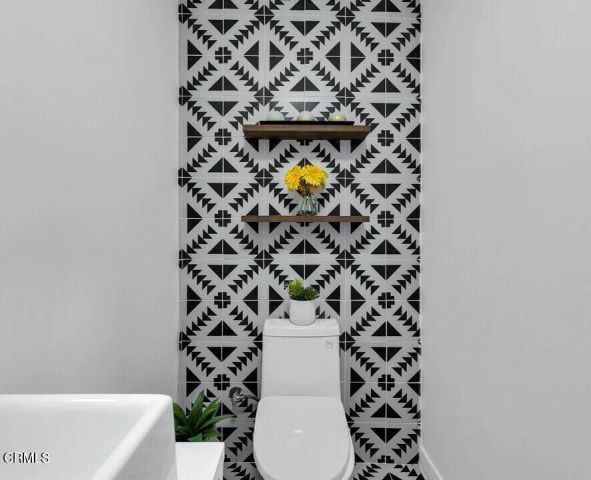 1086 Hollygrove Lane, Altadena, CA 91001