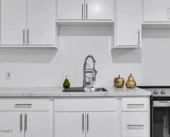 1086 Hollygrove Lane, Altadena, CA 91001