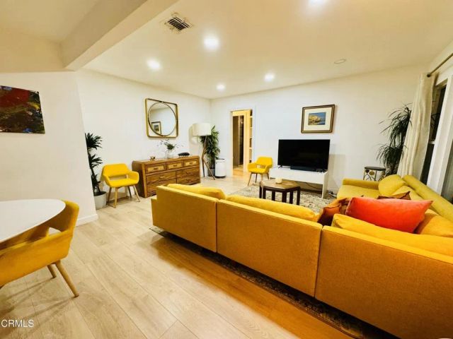 1086 Hollygrove Lane, Altadena, CA 91001