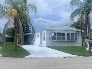 1 Violetta Lane, Port St Lucie, FL 34952
