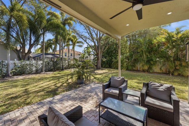 1521 NW 178th Ter, Pembroke Pines, FL 33029